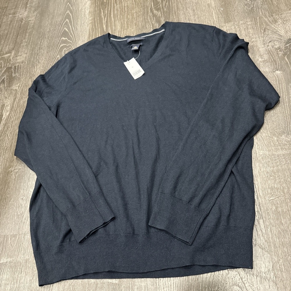 NWT Banana Republic Luxury Blend V-Neck Sweater Men Sz XL Black Silk Cashmere